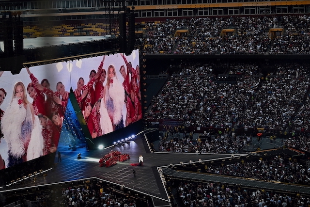 alt="Beyoncé performing for her Cowboy Carter tour"
